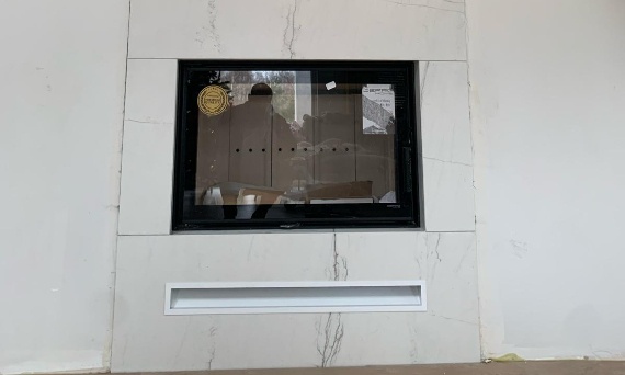 Marzy Ci się kominek ze spieku kwarcowego? Gwarantujemy, że okaże się on świetną decyzją! Neolith Mont Blanc.